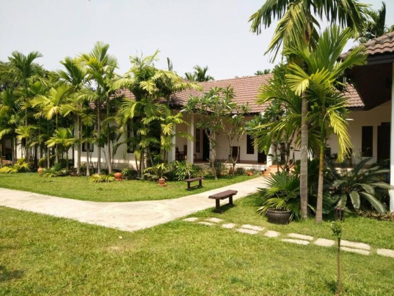 Villa Thakhek