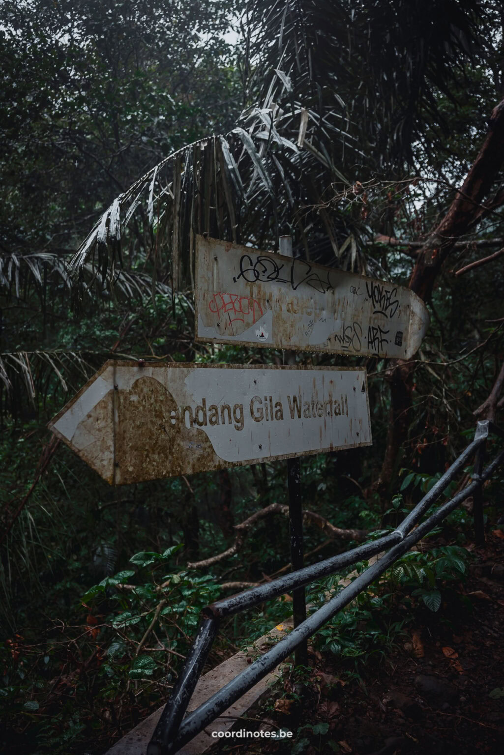 Sign for the Sendang Gile and Tiu Kelep waterfall