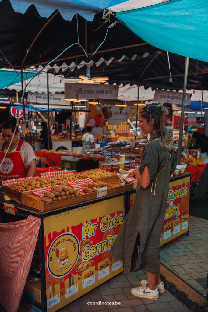 Food markets at the river shore