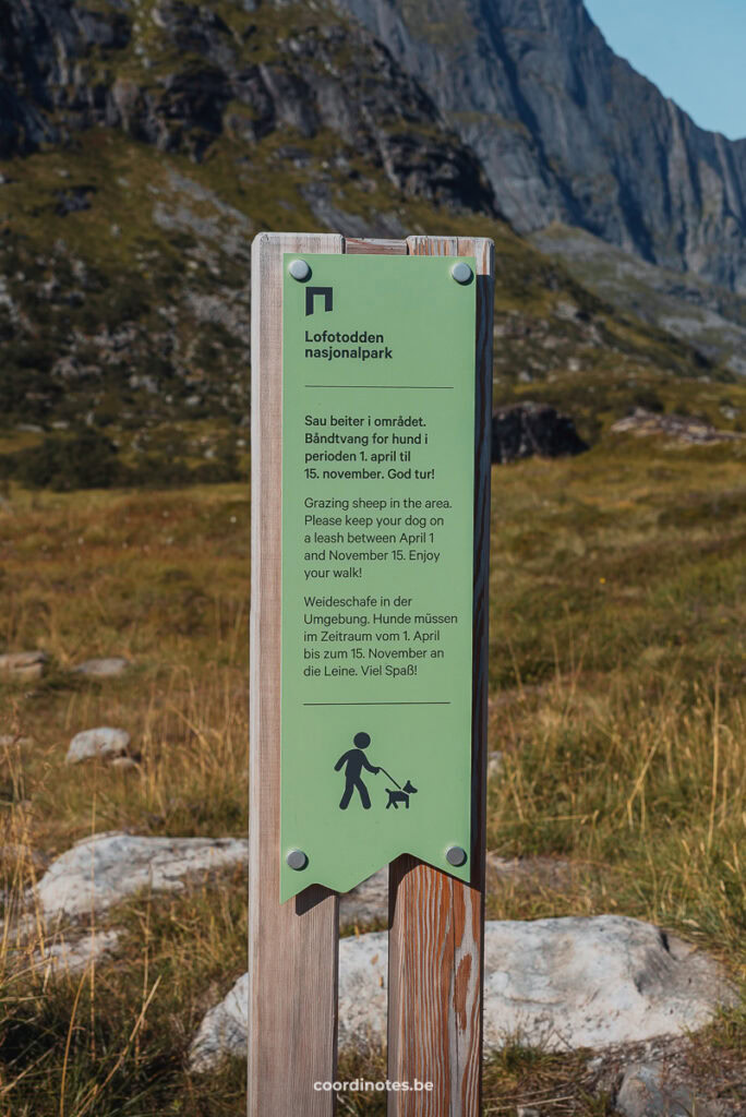 Sign at the start of the Kvalvika Beach trail