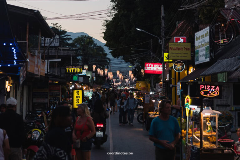 Evening market in Pai