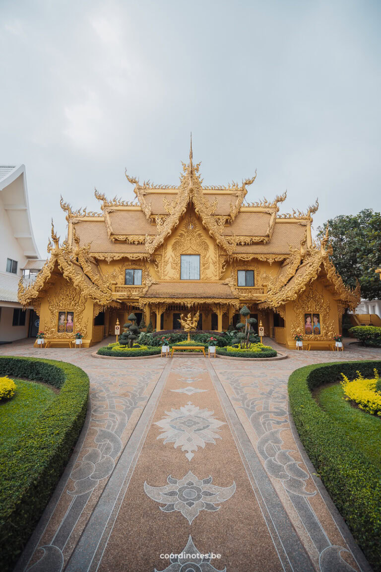 Bathroom at Wat Rong Khun