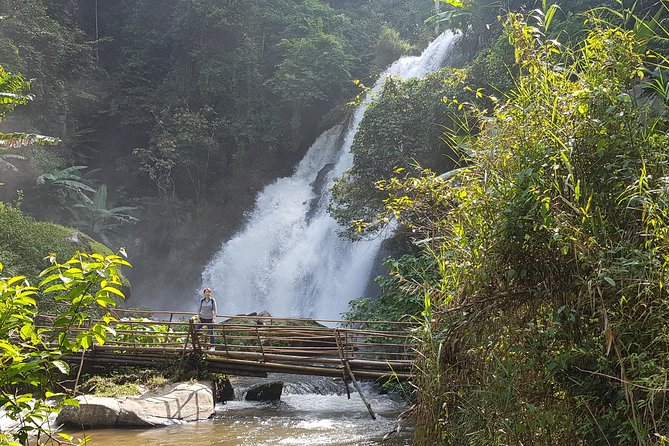 Doi Inthanon National Park Tour with 2-Hour Fantastic Trekking